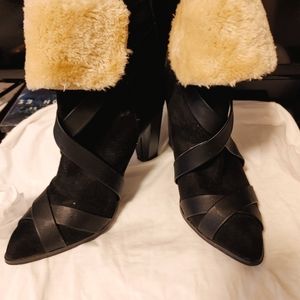 Woman's Ankle booties with a heal